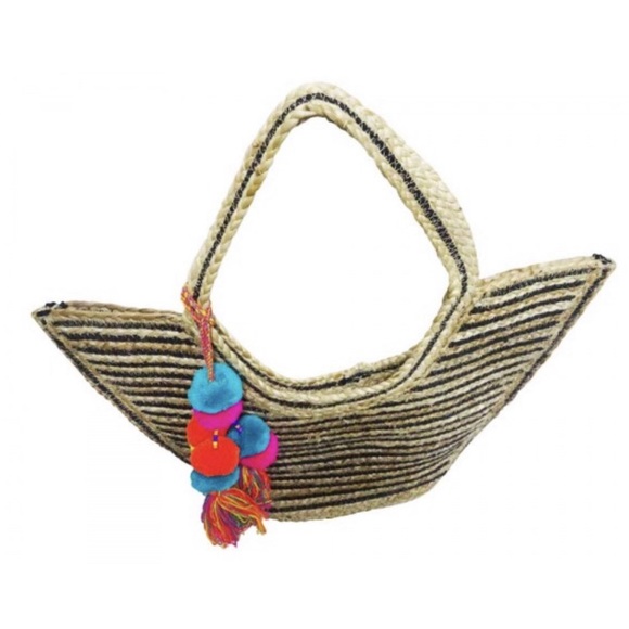 💢SOLD💢ABSOLUTELY GORGEOUS TO WEAR WITH YOUR HOTEL RESORT VACATIONS OUTFITS - Picture 5 of 6